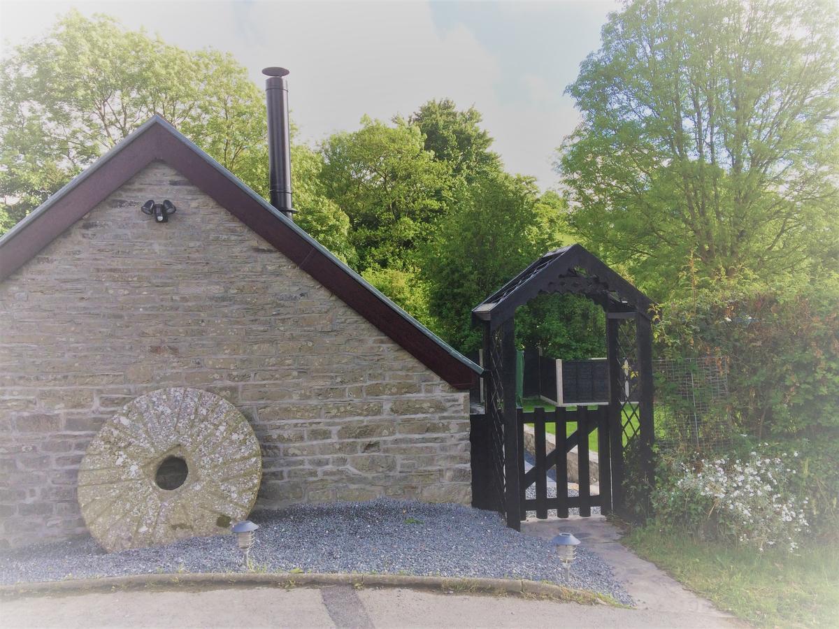 The Bakery Villa Llanddeiniol Exteriör bild